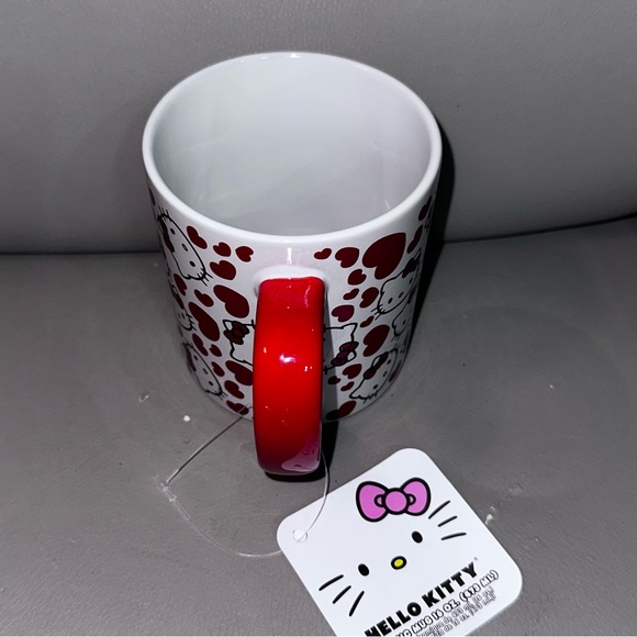 Bioworld Hello Kitty Ceramic Mug (Hello Kitty faces with red hearts) - Picture 3 of 4